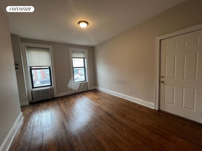 Building Photo - 306 3rd Ave