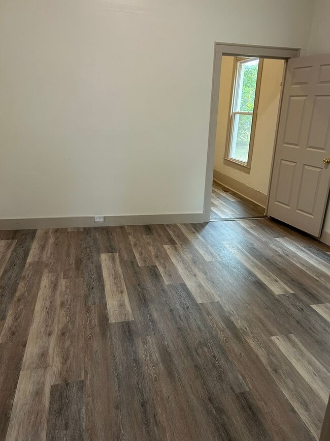 Foto del edificio - 113 E Church St