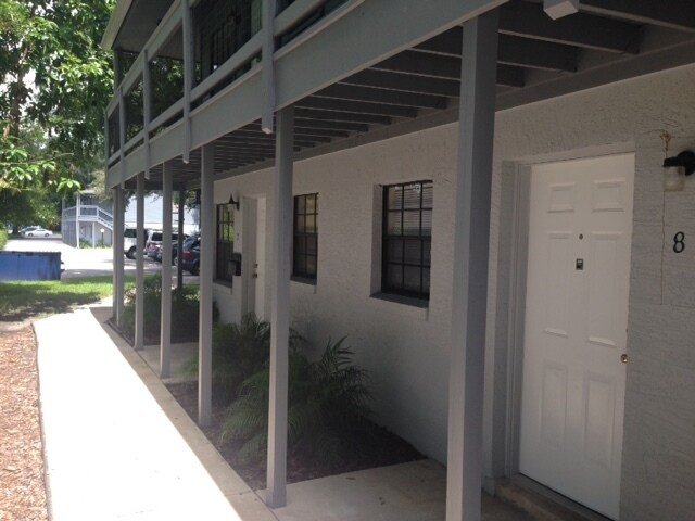 Small Complex - 2694 Curry Ford Rd