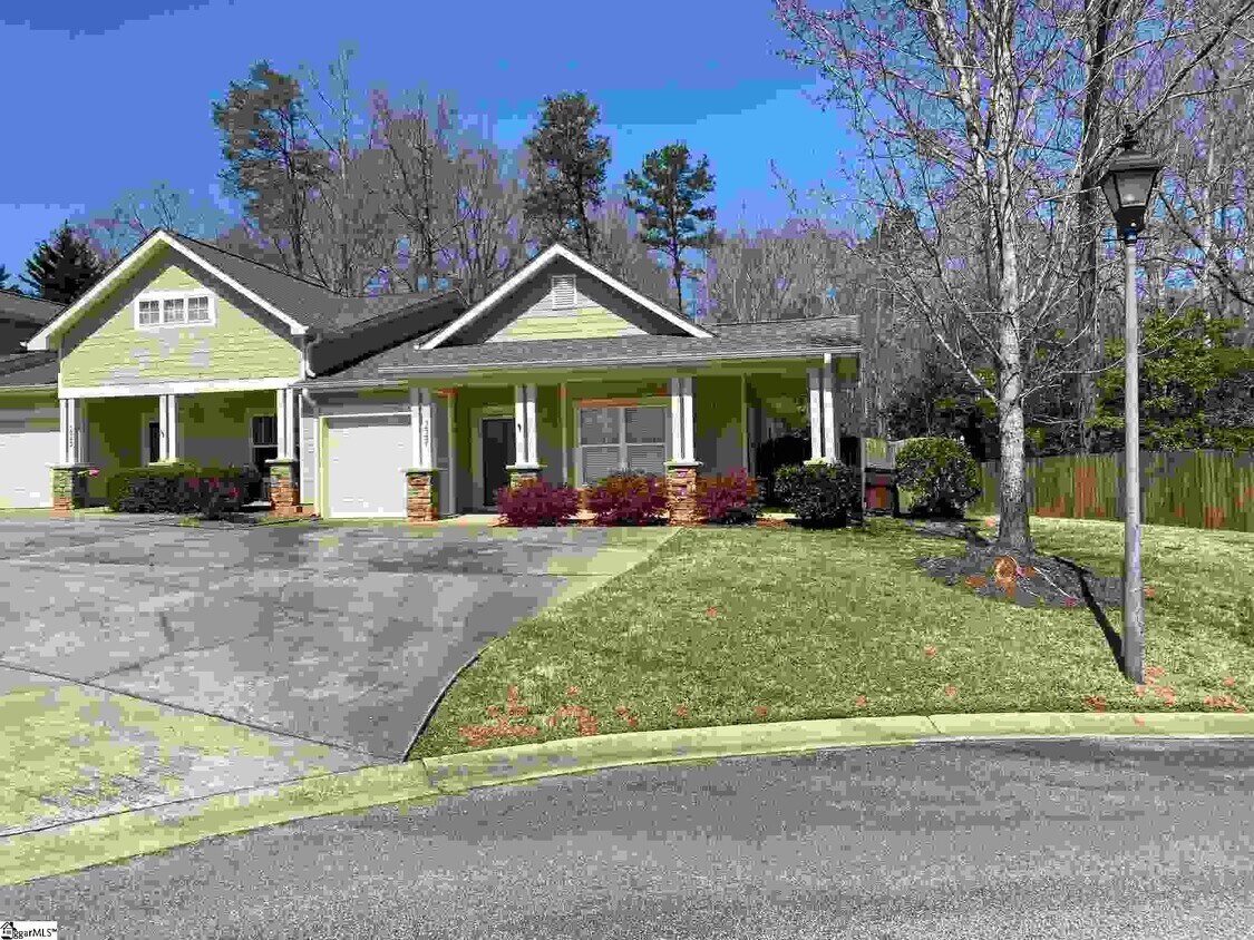 Primary Photo - 227 Rusty Brook Rd