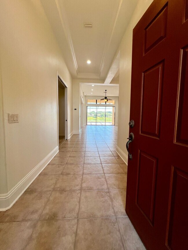 Foto del edificio - 2115 N Lakecrest Loop
