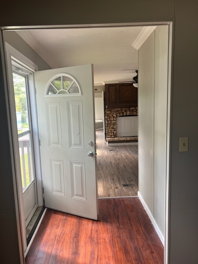 Building Photo - 252 Golden Crest Dr
