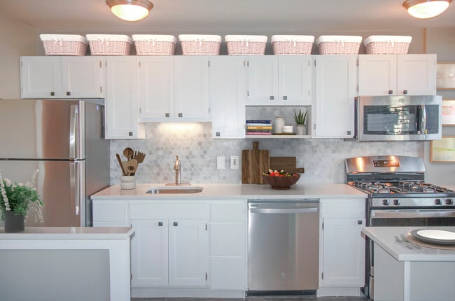 Granite/Stainless kitchen - 1196 Grant St