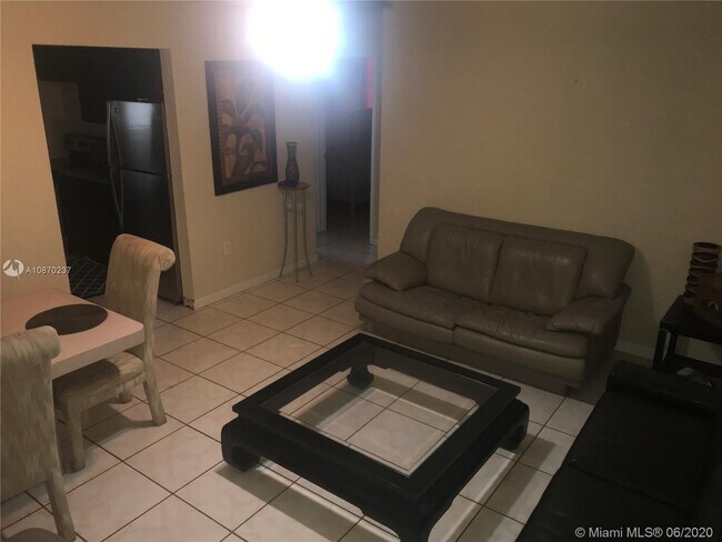 Foto del edificio - 133 NW 57th St