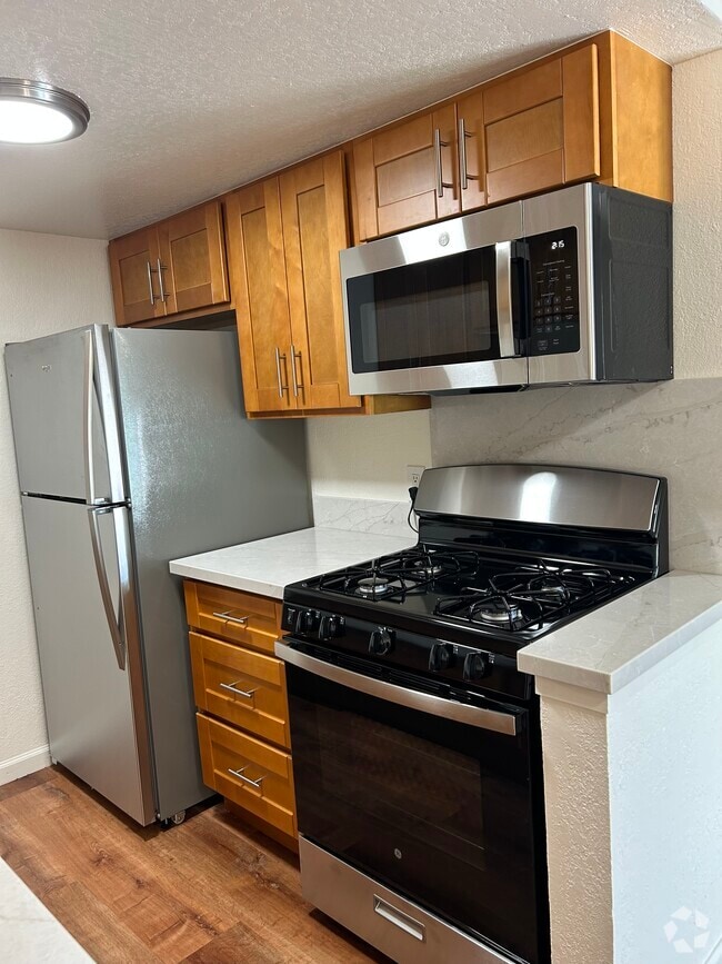Building Photo - Rosewood Townhomes