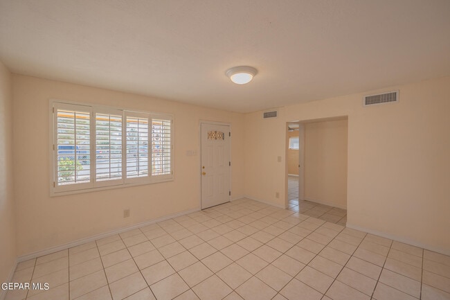 Building Photo - 213 Carnes Rd
