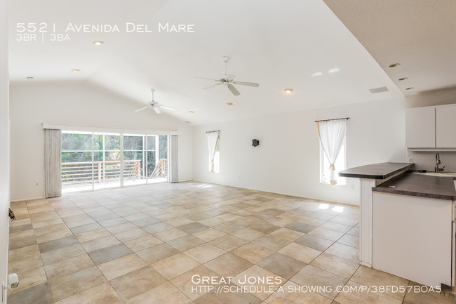 Building Photo - 5521 Avenida Del Mare