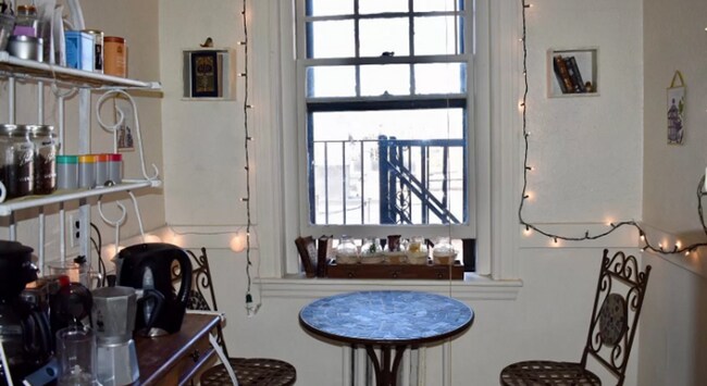 Foto del edificio - 1949 Commonwealth Ave