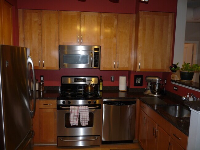 Building Photo - 1201 N Garfield St