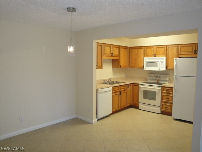 Foto del edificio - 6112 Principia Dr