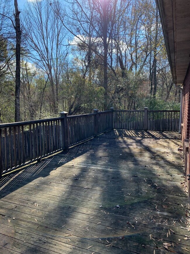 Building Photo - 677-679