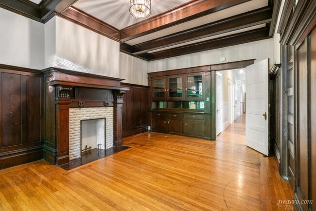 Building Photo - 2235 Leavenworth St