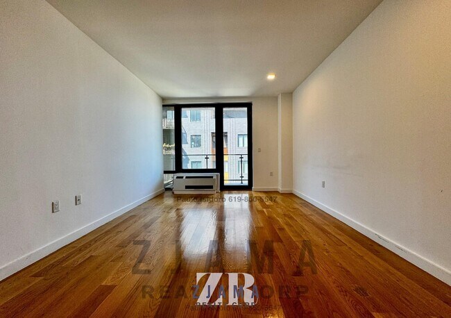 Foto del edificio - 25 E 19th St