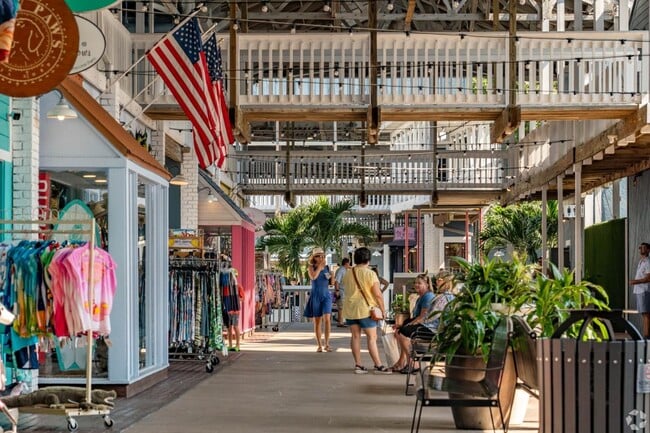 There are many shopping opportunities all over Punta Gorda.