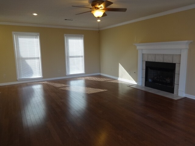 Building Photo - 1929 Autumndale Cv