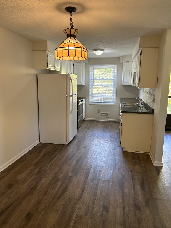 Building Photo - 126 Larkins Xing