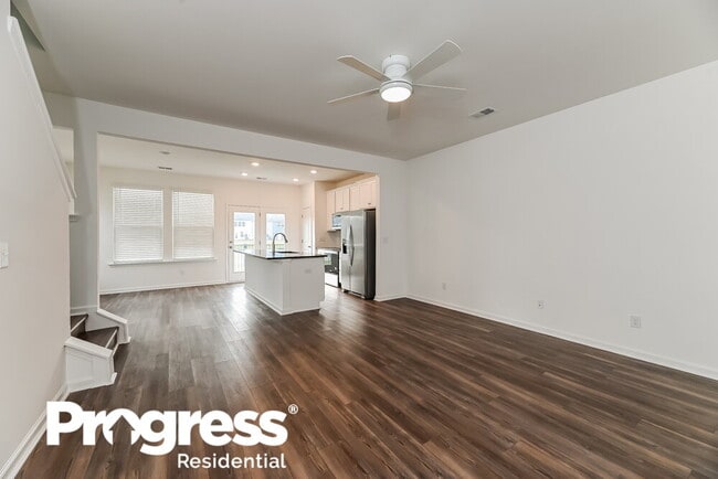 Building Photo - 690 Trotters Ln