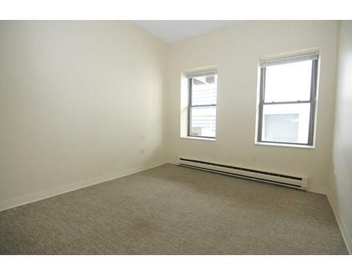 Building Photo - 67 St Germain St