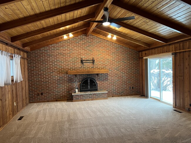 Building Photo - 1032 Willow Hwy