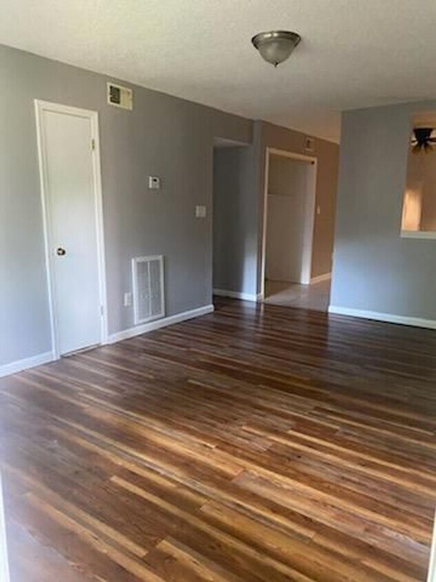 Primary Photo - 2 bedroom 1 bath condo