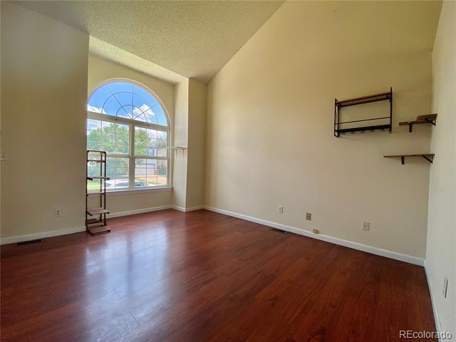 Building Photo - 5067 Deephaven Ct