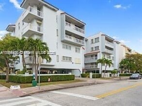 Building Photo - 49 Majorca Ave