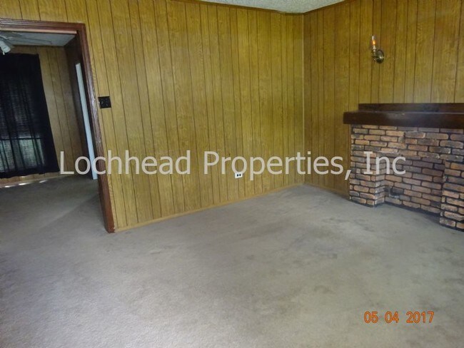 Building Photo - 7110 Lovett Ave