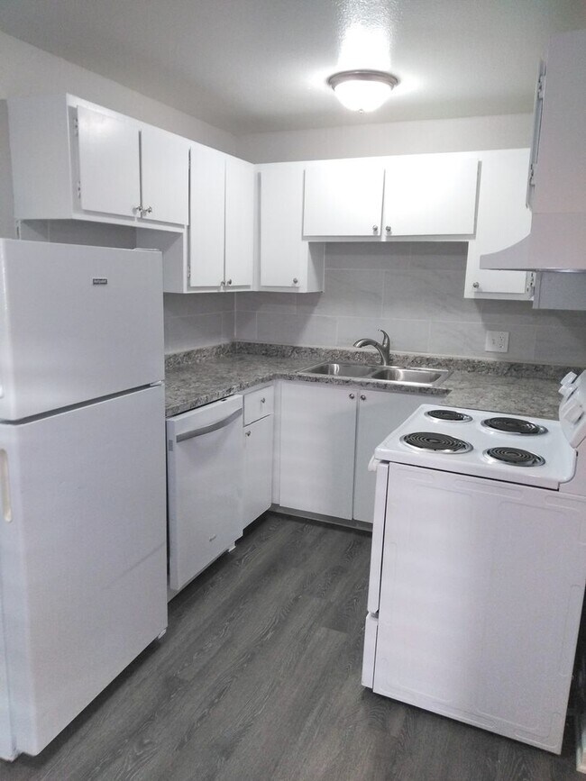 Building Photo - 1429 Potter Dr