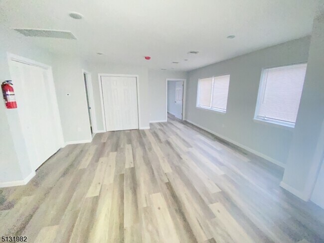 Foto del edificio - 78 12th Ave