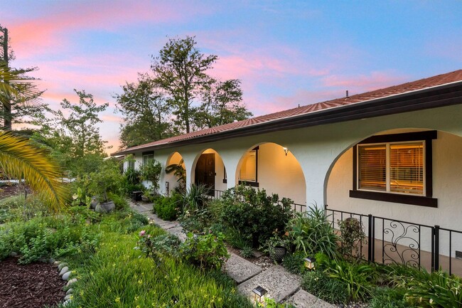 Foto del edificio - 4305 Whispering Oak Cir