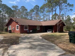 Primary Photo - 5 Dogwood Cir