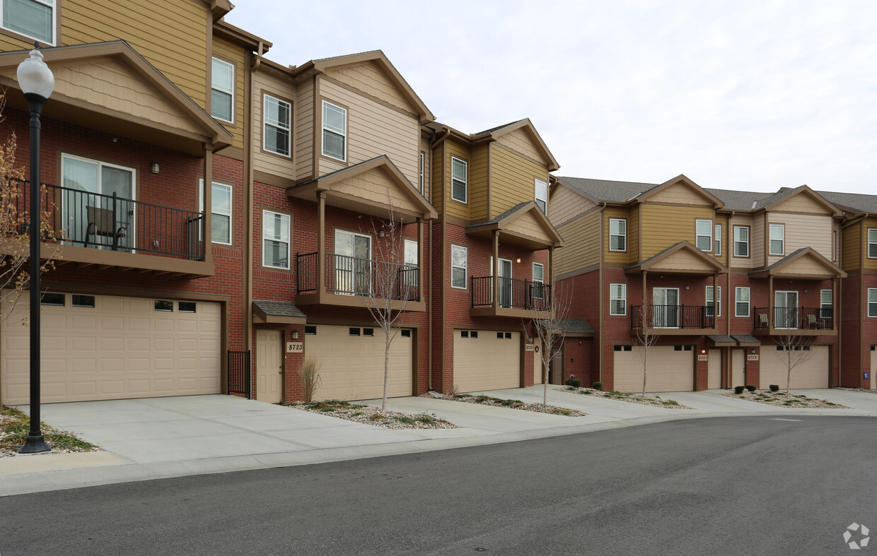 Primary Photo - Westchester Townhomes Apartments