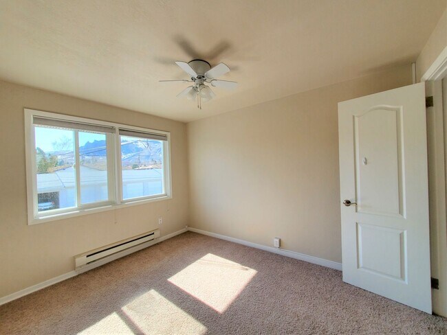 Foto del edificio - Adorable Second Floor Condo