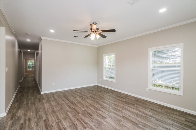 Building Photo - 774 Dillard St