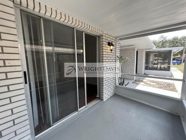 Foto del edificio - 3151 Bloomingdale Villas Ct