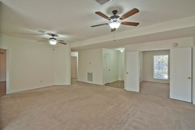 Foto del edificio - 27 Lazy Morning Pl