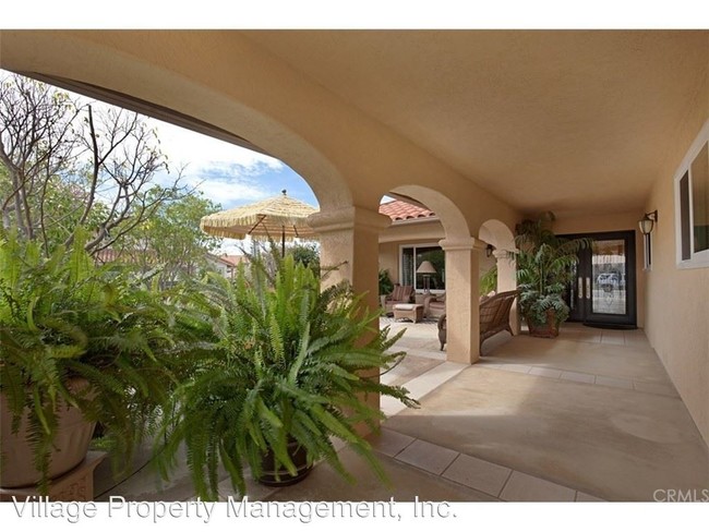 Building Photo - 975 Ridge Heights Dr