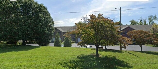 Building Photo - 690 Thompson Dr