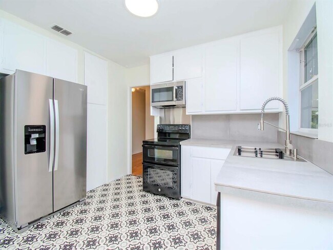 Building Photo - 4009 W Zelar St
