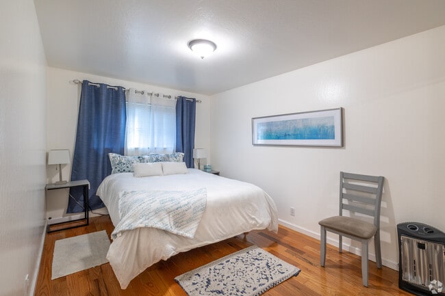 Bedroom - 5001-5005 Shafter Ave