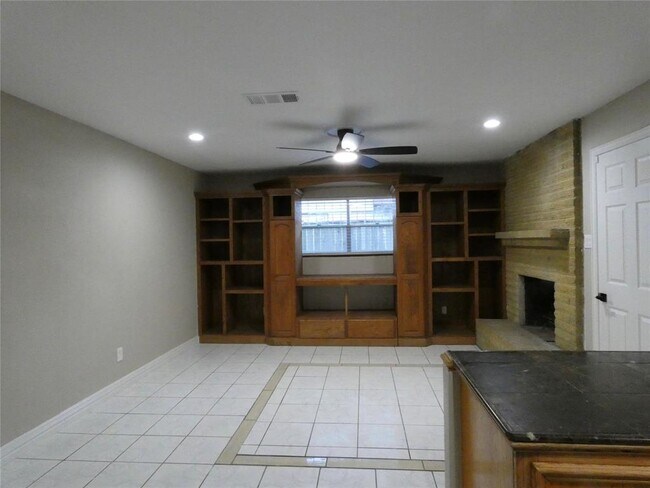 Foto del edificio - 8919 Winding River Dr