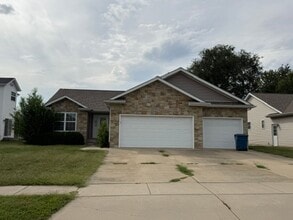 Building Photo - 417 DAHLIA