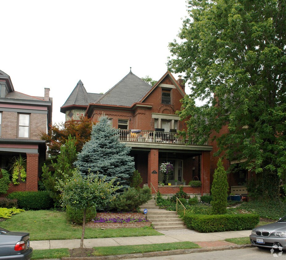 725 Dennison Ave, Columbus, OH 43215 Apartments in Columbus, OH