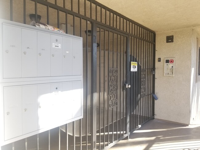 Foto del edificio - 736 N Garfield Ave