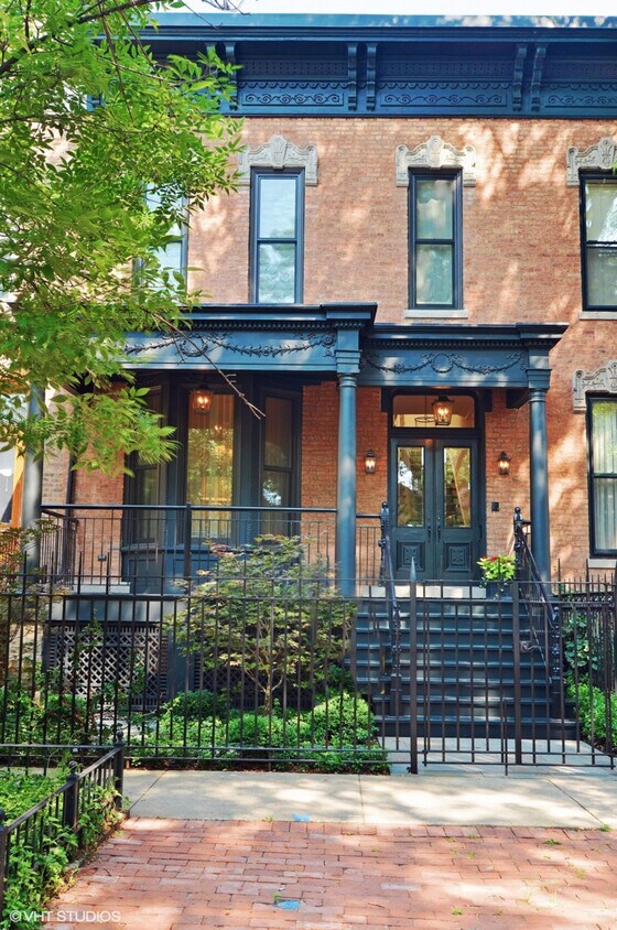 Primary Photo - 2235 N Burling St