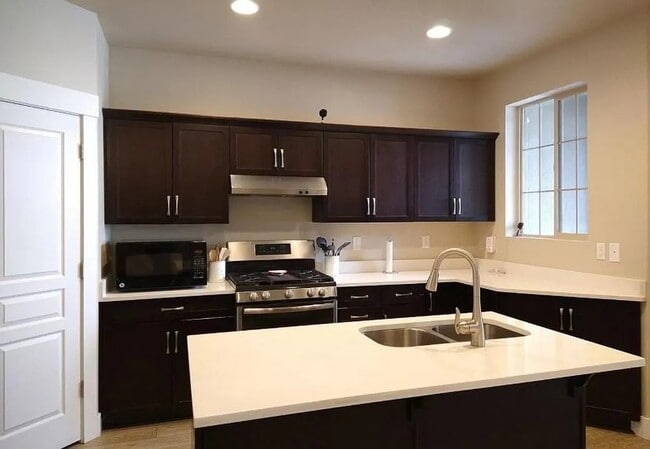 Foto del edificio - 357 E Vancott Wy