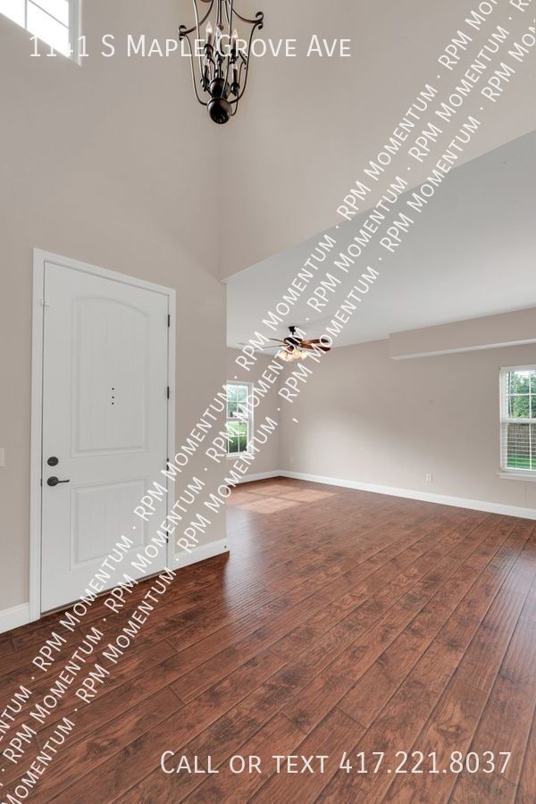 Building Photo - Gorgeous Home in Enchanted Woodlands Subdi...