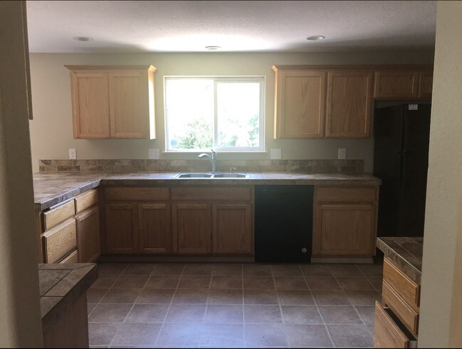 cocina - 115 Haylen Dr