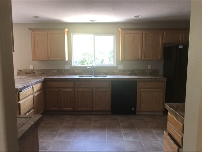 kitchen - 115 Haylen Dr