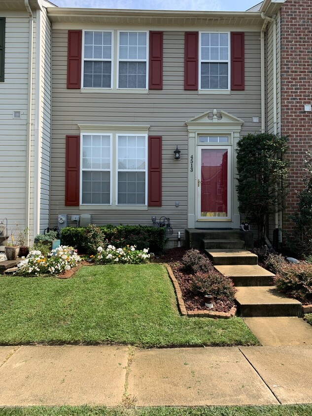 Primary Photo - 4513 Golden Meadow Dr